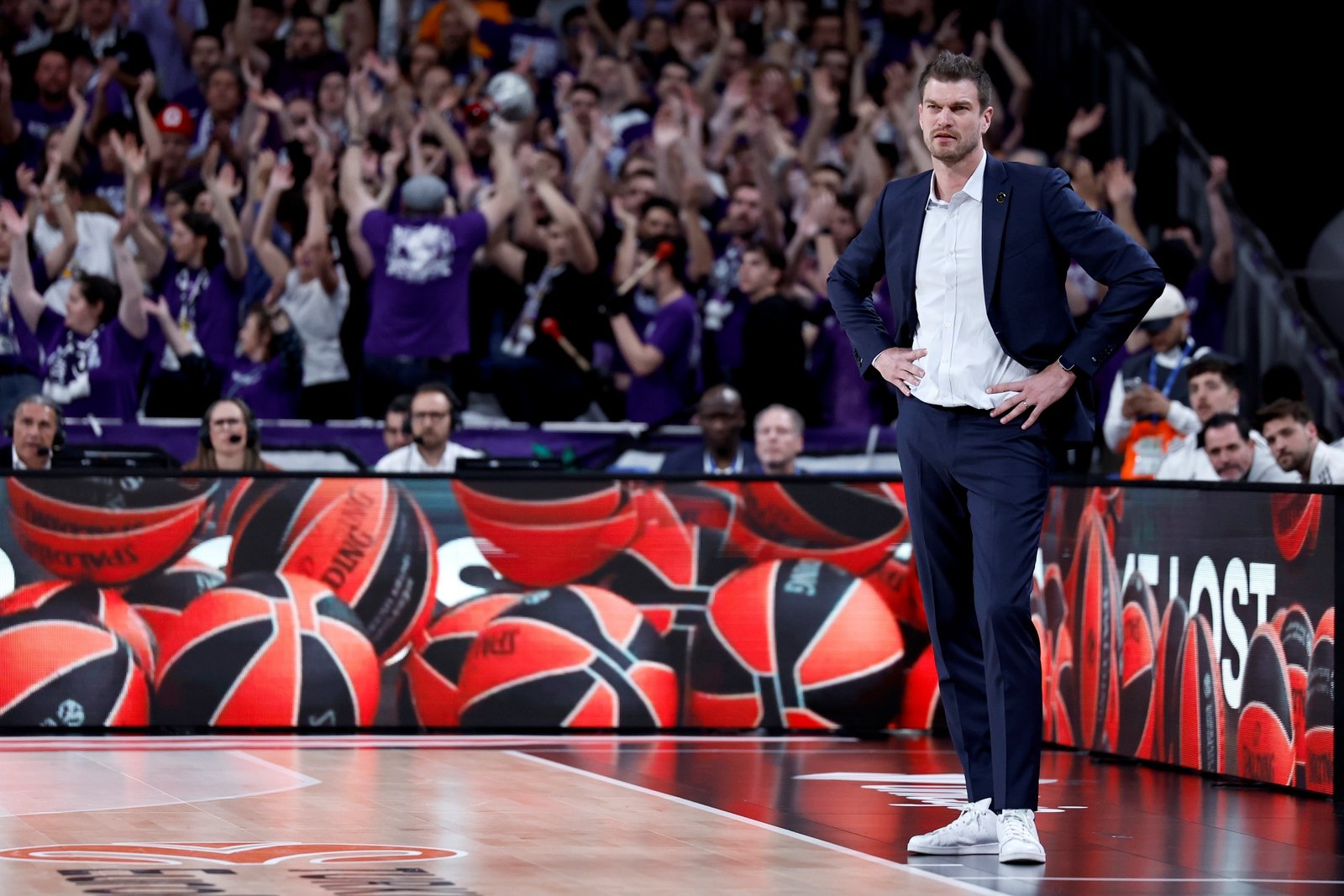 Tiago Splitter Houston Rockets Tiago Splitter se torna primeiro técnico brasileiro na história da NBA ...