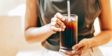 Refrigerante zero emagrece? Nutricionista explica os efeitos da bebida