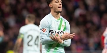 Antony marca golaço e Betis vence Atlético de Madrid no Espanhol