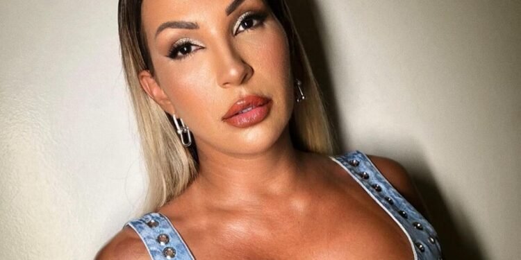 Valesca Popozuda detona estrutura de bloco em Belo Horizonte