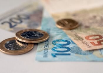 Arrecadação pode subir R$ 14 bilhões com alta no imposto de importação