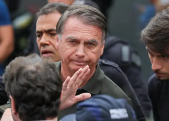 Bolsonaro apresenta melhora, diz médico