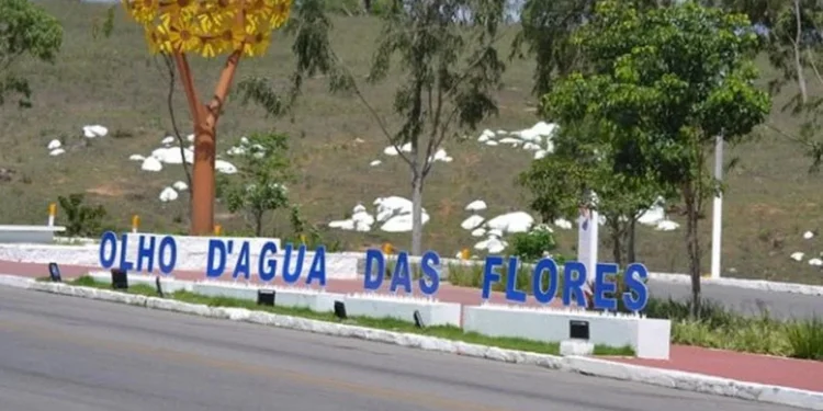 Duas pessoas ficam feridas após incêndio atingir residência