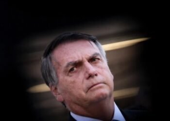 Bolsonaro tem melhora e deve deixar UTI em 24 horas, diz boletim