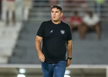 Barroca nega risco de demissão no CRB após nova derrota na Série B