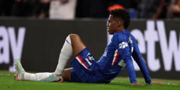 Estêvão sofre lesão grau quatro na coxa e deve ficar de fora da Copa do Mundo, diz jornal