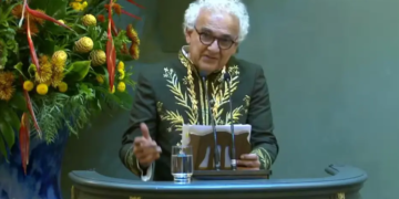 Escritor Milton Hatoum toma posse na Academia Brasileira de Letras