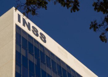 INSS paga 1ª parcela do 13º salário de aposentados nesta sexta