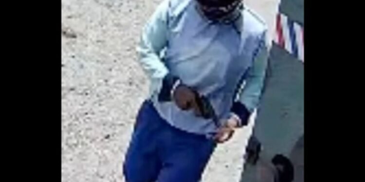 Câmeras flagram ataque a tiros em barbearia no Bebedouro, e Polícia Civil busca suspeitos