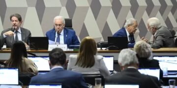 CCJ do Senado aprova PEC que acaba com aposentadoria compulsória para juízes e MP como punição