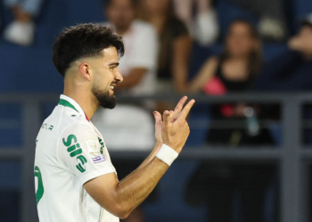 Flaco López marca e garante vitória do líder Palmeiras sobre o Bragantino