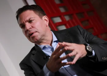 ICE diz à PF que Ramagem foi liberado por ‘decisão administrativa’ e pode permanecer nos EUA