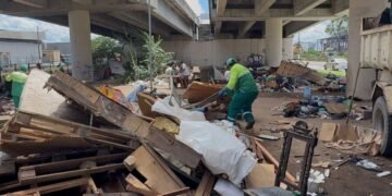 Operação remove barracos usados para tráfico e prostituição