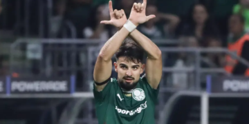 Palmeiras sofre, mas vence Sporting Cristal em noite de marca histórica na Libertadores