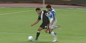 Confira áudio do VAR em gol anulado do Vasco na Copa do Brasil. Veja vídeo