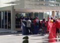 Manifestantes tentam ocupar ministério e PM reage com spray de pimenta. Veja vídeo