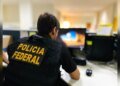 PF flagra passageiro com anabolizantes e emagrecedores em mala no PR