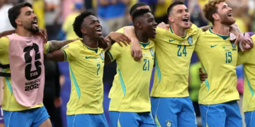 Só um jogador retorna ao Brasil em voo fretado da CBF