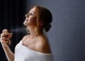3 erros que fazem o perfume durar menos tempo na pele, segundo expert
