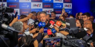 1º colocado nas pesquisas para o Senado, Arthur Lira lidera grande mobilização para convenção da União Progressista