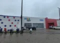 Jovem de 19 anos fica ferido em colisão entre motos perto do Coaracy da Mata Fonseca