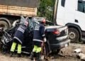 Acidente entre carreta e caminhonete deixa cinco mortos em BR