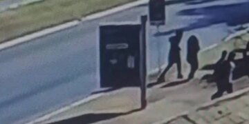 Morador de rua atacou mulher com caco de vidro amarrado à mão, diz PM