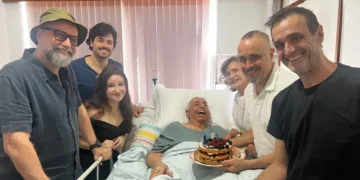 Aos 95 anos, Mauro Mendonça celebra Dia dos Pais cercado pela família