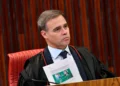 Mendonça manda derrubar posts do PT com acusações contra vice de Flávio