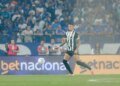 Ruan, do Atlético-MG, é encaminhado ao hospital após choque com Kaio Jorge