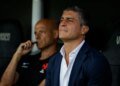 Pedro Emanuel lamenta derrota do Vasco para Fluminense: “Noite dura”