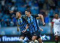 Grêmio derrota Athletico-PR e deixa a zona de rebaixamento do Brasileirão