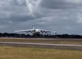 Vídeo: avião gigante da era soviética pousa em Alagoas após voo da Nigéria; saiba o motivo